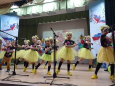 В ДК состоялся праздничный концерт «Весенняя капель»
