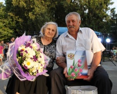В Южном поздравили супругов, проживших в браке 55 лет!