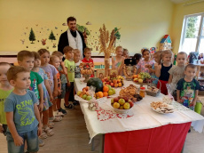 В день празднования Преображения Господня иерей Давид Кочаров посетил детские сады МАДОУ МО Динской район «Детский сад № 17» и МАДОУ МО Динской район «Детский сад № 30»